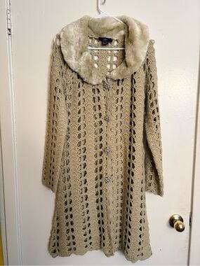 Luii Cream Knit Openwork Long VINTAGE Cardigan with Faux Fur Collar.